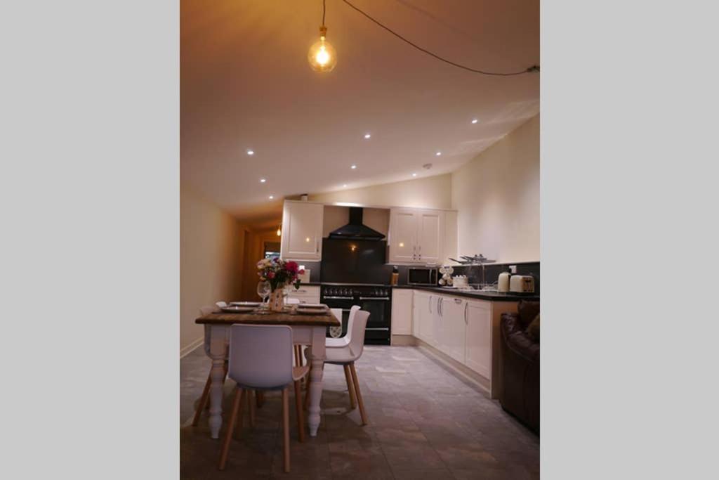 The Den Apartman Frome Kültér fotó